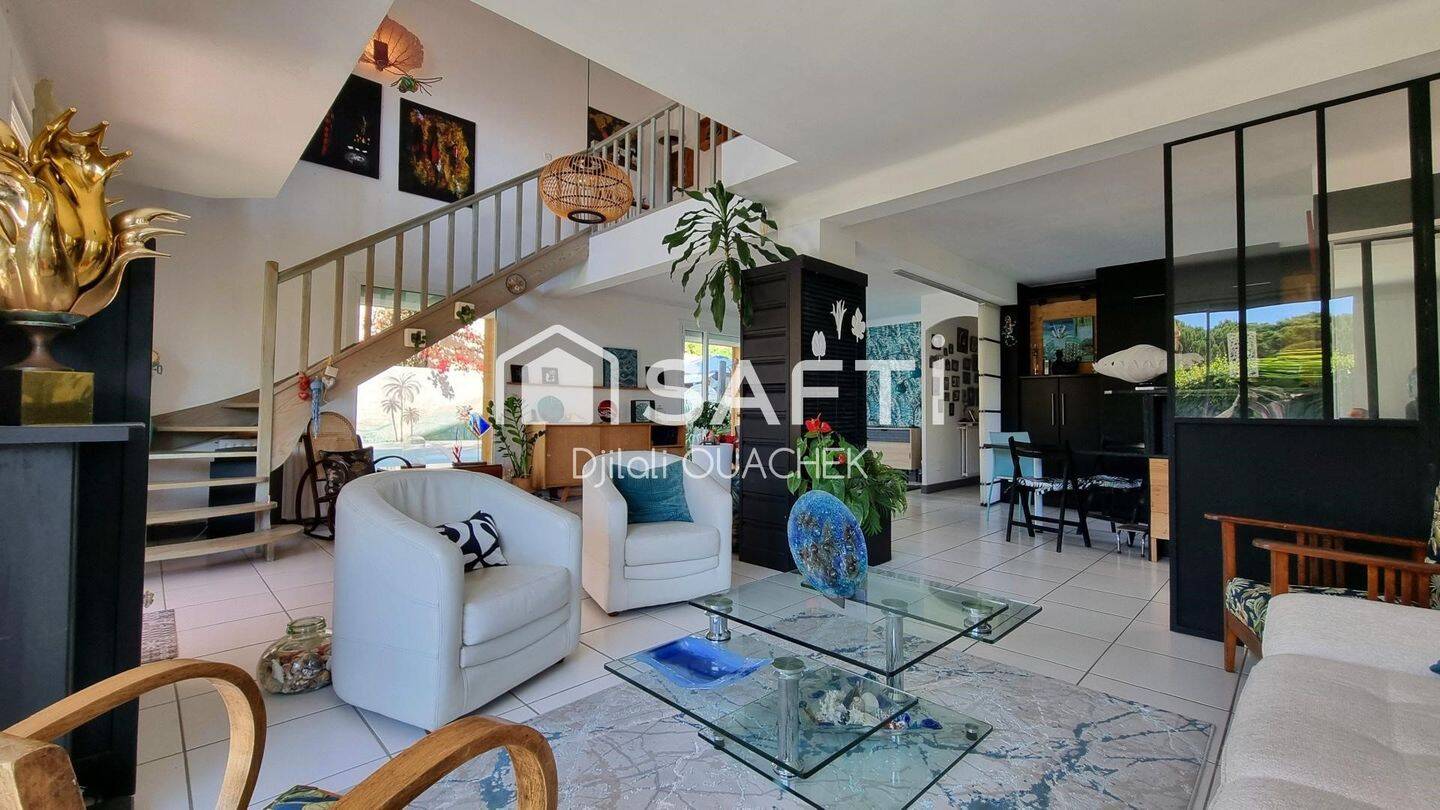 Maison 6 pièces 184 m² · à Canet-en-Roussillon · 184 m² · 598 000 €