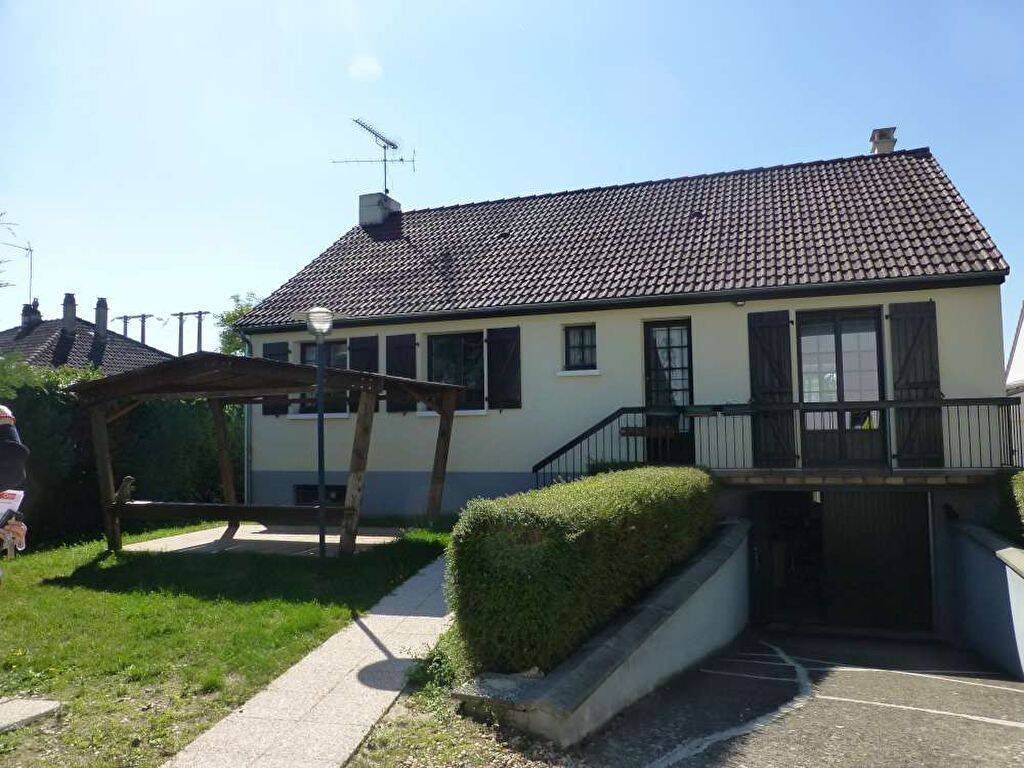 Maison 4 pièces 95 m² · à Saran · 94,7 m² · 989 €