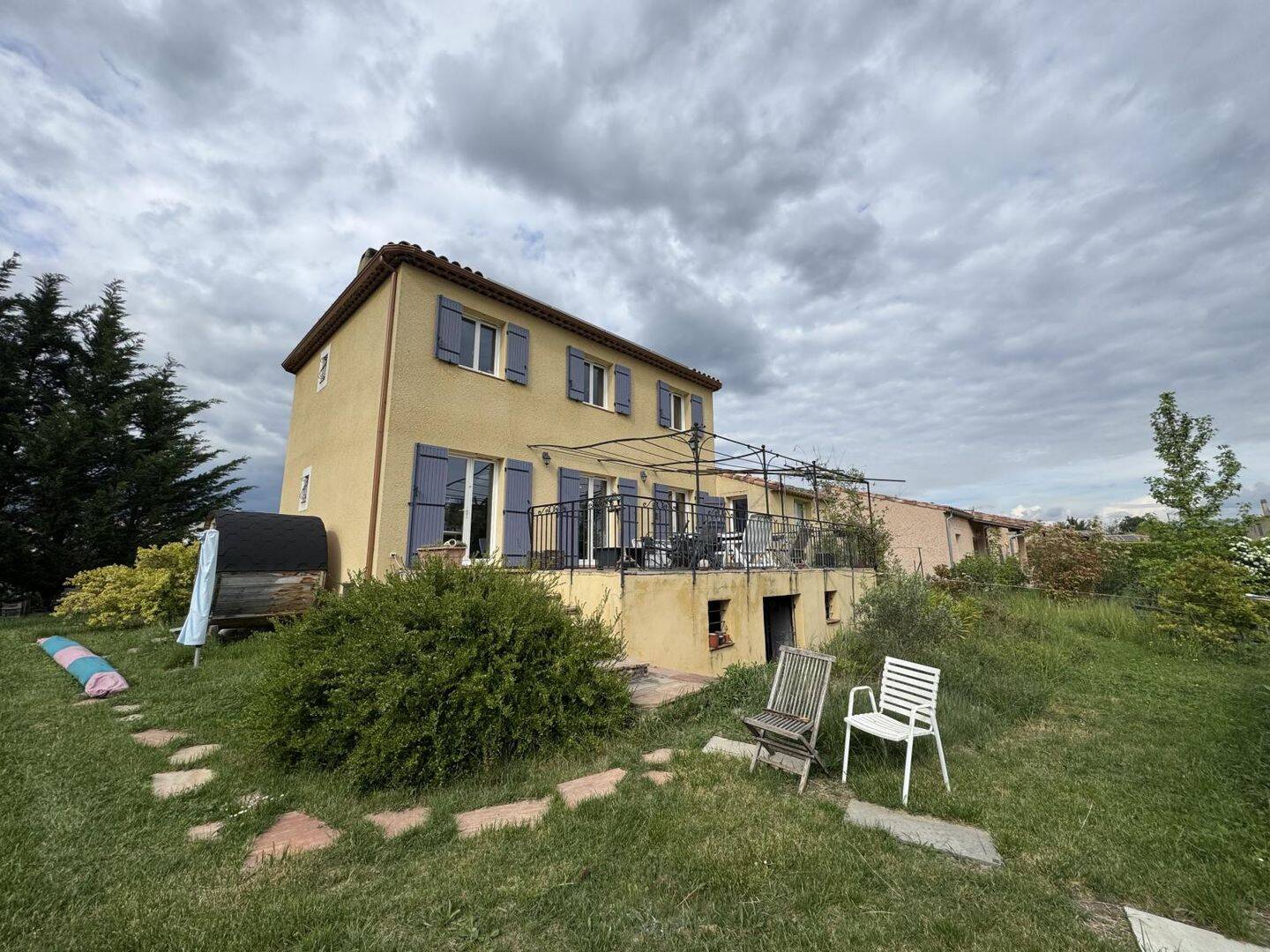 Maison 5 pièces 120 m² · à Laragne-Montéglin · 120 m² · 1 000 €