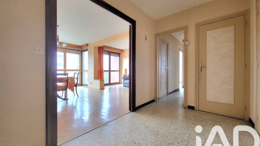 Appartement à vendre 80 000 € 4 pièces 2 chambres 85 m² Étage 12/12 L'Hippodrome-Le Bois-Monzil-Zone Industrielle Villars 42390