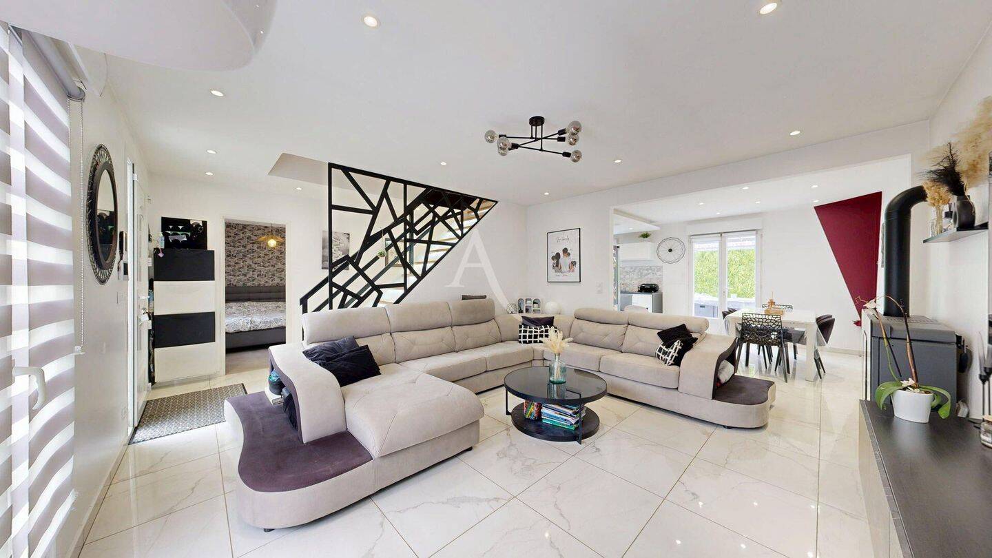 Maison 6 pièces 110 m² · à Étrépagny · 110,3 m² · 270 510 €