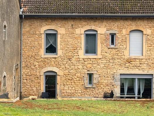 Ferme à vendre 369 000 € 4 pièces 2 chambres 173 m² 4 815 m² de terrain Montmédy 55600