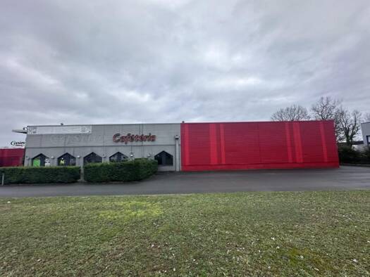 Boutique à louer 11 521 € 743 m² de surface de vente Nord Est Saint-André-de-Cubzac 33240