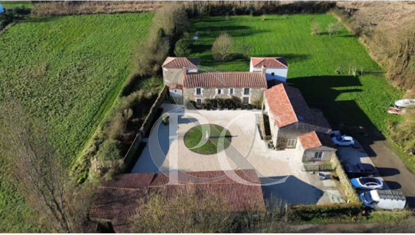 Maison 12 pièces 373 m² · à Saint-Gilles-Croix-de-Vie · 373 m² · 1 272 000 €