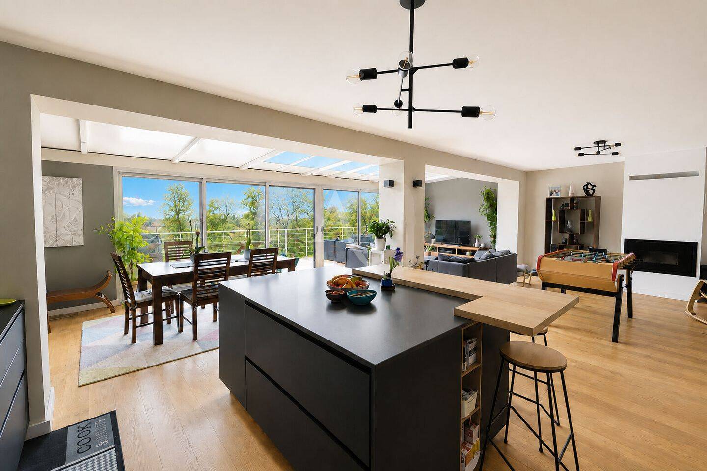 Maison 5 pièces 148 m² · à Chatou · 148 m² · 3 250 €