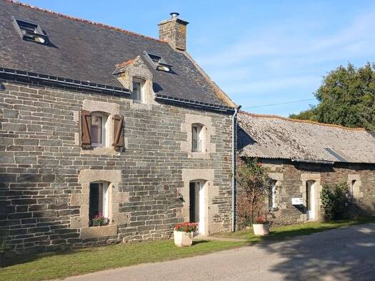 Maison à vendre 284 500 € 5 pièces 4 chambres 114 m² 4 390 m² de terrain Pluméliau 56930