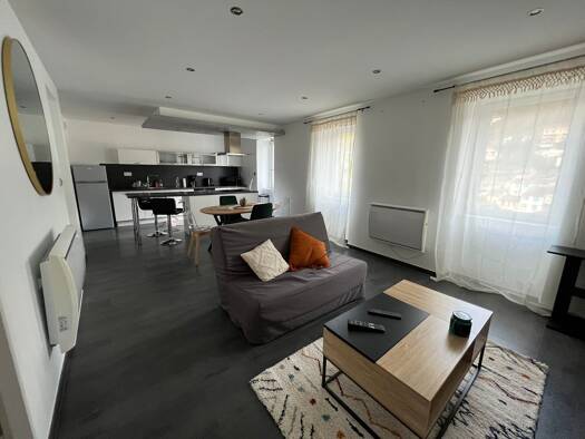 Appartement à louer 630 € 2 pièces 1 chambre 52 m² disponible dès maintenant Vals-les-Bains 07600