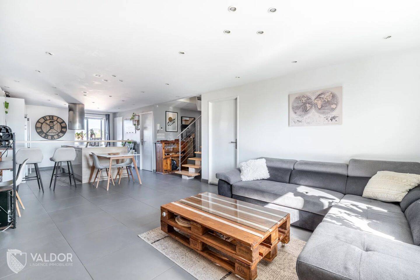 Appartement 3 pièces 109 m² · à Saint-Georges-de-Reneins · 108,9 m² · 215 000 €