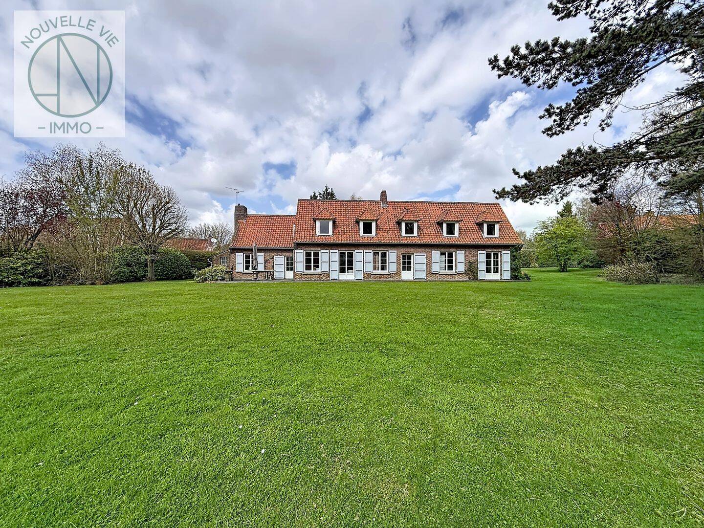 Maison 8 pièces 224 m² · à Hem · 224 m² · 1 230 000 €