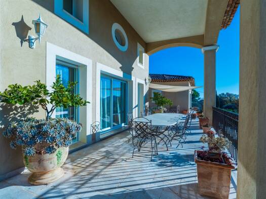 Villa à vendre 1 144 000 € 10 pièces 5 chambres 358 m² 2 840 m² de terrain Le Val 83143