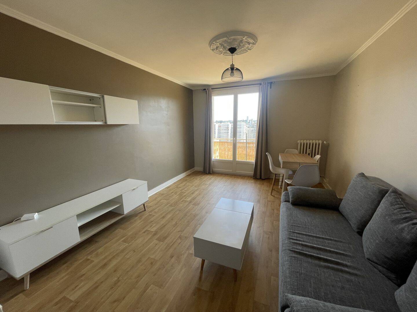 Appartement 4 pièces 53 m² · à Saint-Étienne · 53 m² · 650 €