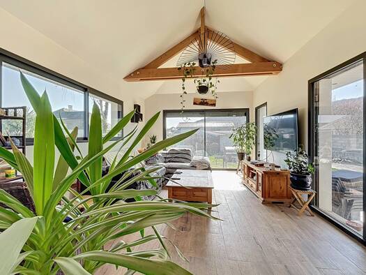 Maison de plain-pied à vendre 345 000 € 5 pièces 3 chambres 132 m² 691 m² de terrain Arbus 64230