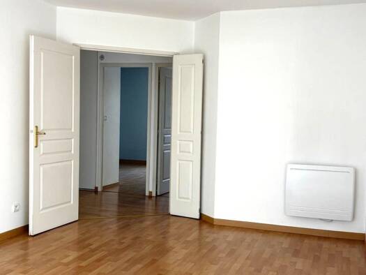 Appartement à louer 1 200 € 3 pièces 2 chambres 70 m² 1er étage Centre Angers 49100