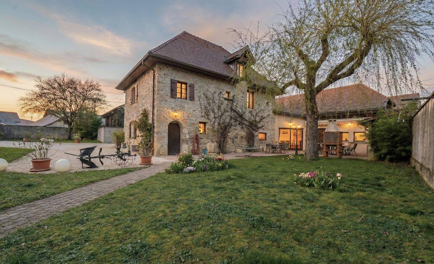 Maison 6 pièces 178 m² · à Hauteville-sur-Fier · 178 m² · 599 000 €