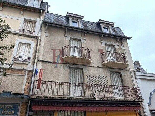 Appartement 6 pièces 136 m² · à Ussel · 136 m² · 66 000 €