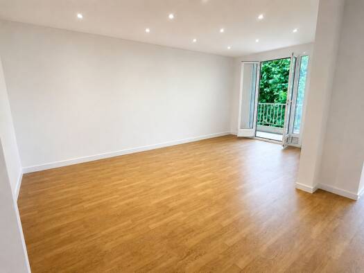 Appartement à vendre 210 000 € 2 pièces 1 chambre 49 m² Étage 3/7 Pasteur Nice 06000