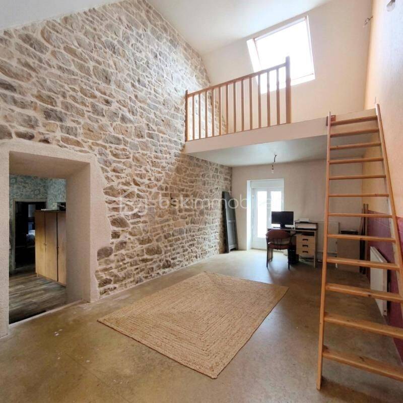 Maison 8 pièces 218 m² · à Châtillon-en-Vendelais · 218 m² · 126 000 €