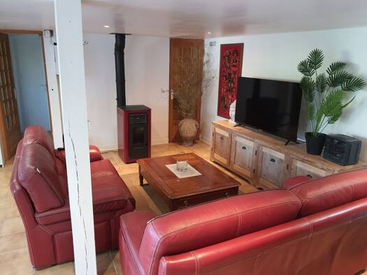 Appartement à louer 800 € 1 pièce 64 m² 1 étages disponible dès maintenant Gan 64290