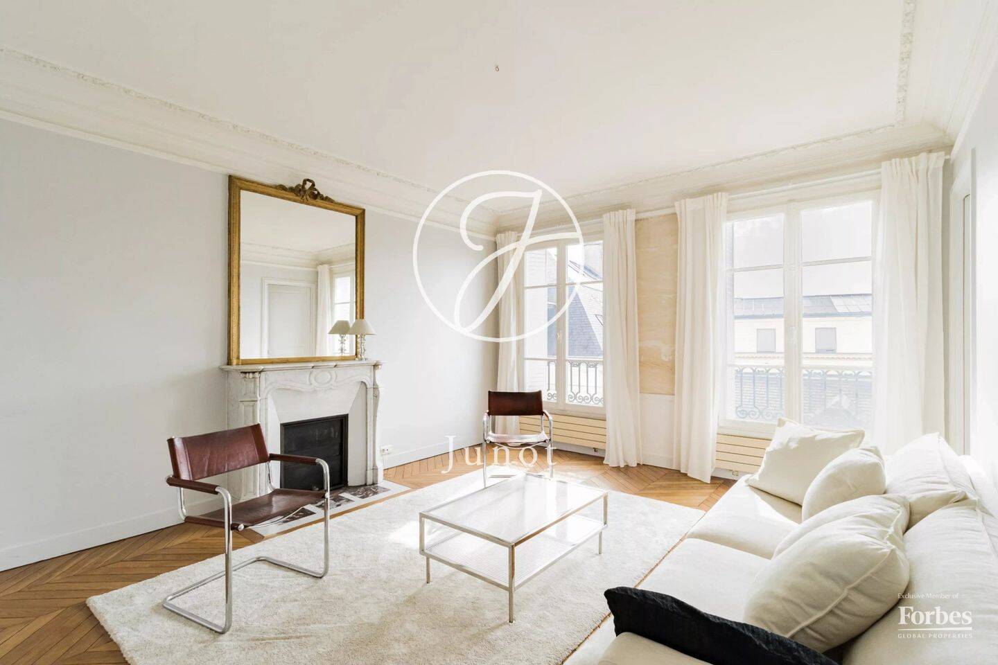 Appartement 4 pièces 94 m² · à Paris 3ème Arrondissement · 93,9 m² · 4 400 €/mois
