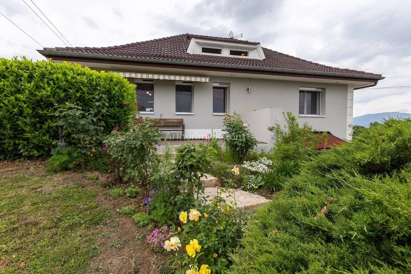 Maison 4 pièces 103 m² · à Les Avenières Veyrins-Thuellin · 103 m² · 350 000 €