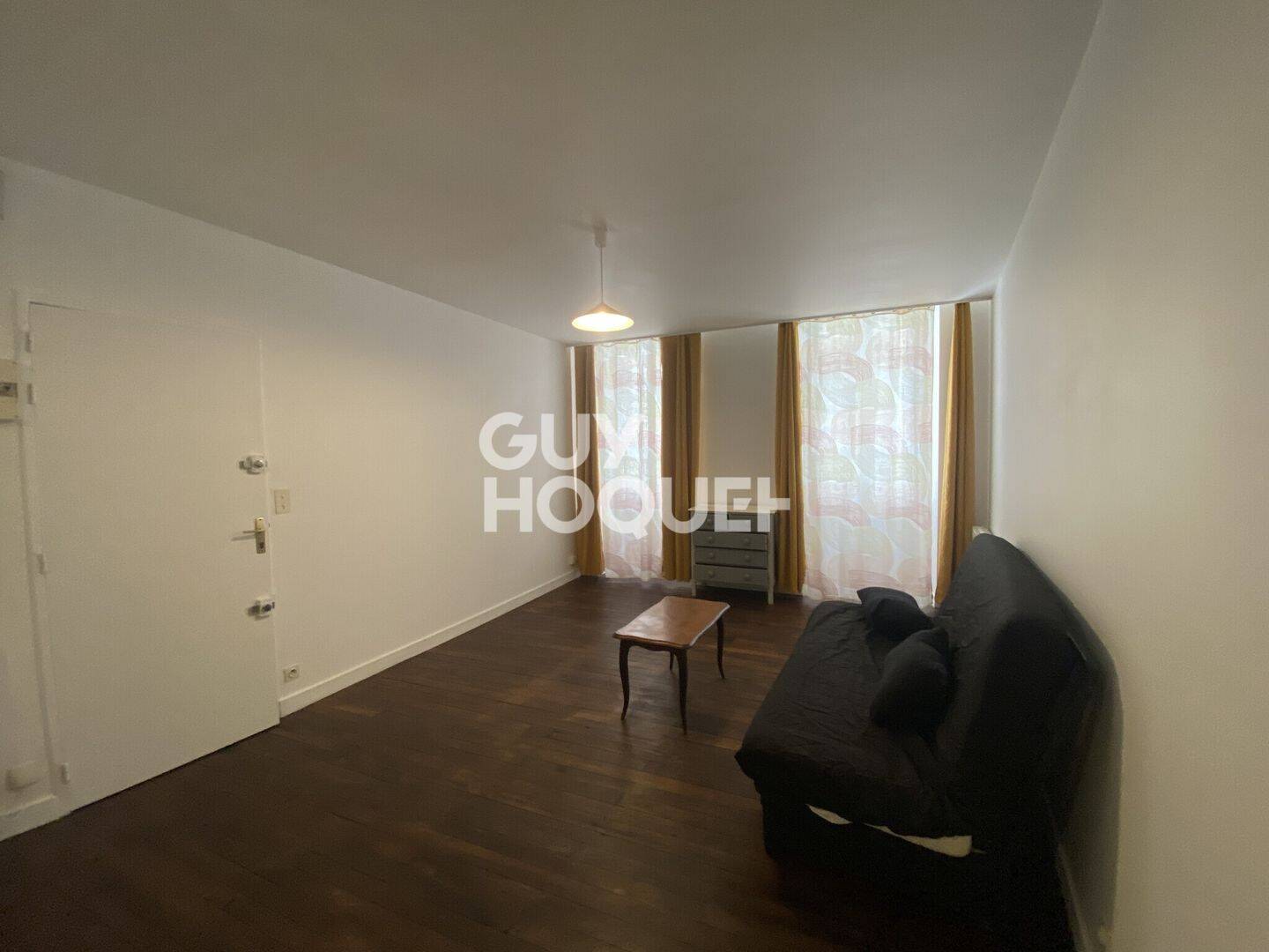 Appartement 1 pièce 29 m² · à Fontenay-le-Comte · 28,5 m² · 350 €/mois