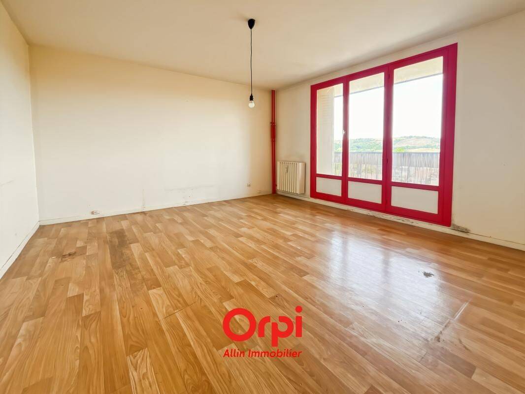 Appartement 3 pièces 61 m² · à Montluçon · 61 m² · 34 000 €