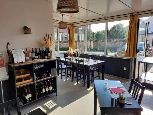 Restaurant à vendre Fonds de commerce 75 200 € 292 m² d'espace de restauration Mortagne-au-Perche 61400