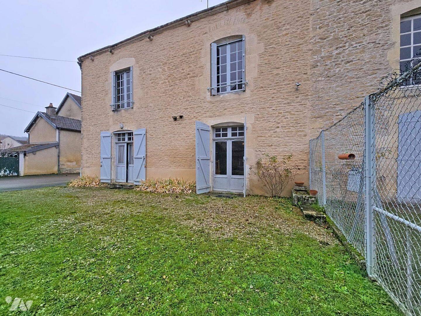 Maison 3 pièces 905 m² · à Orges · 905 m² · 66 000 €