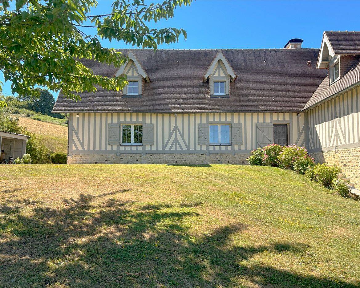 Maison 7 pièces 167 m² · à Lisieux · 167 m² · 470 000 €