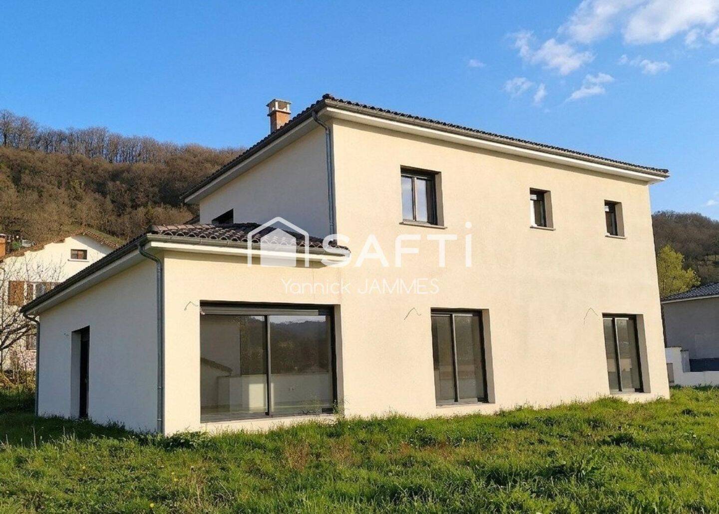 Maison 6 pièces 164 m² · à Saint-Affrique · 164 m² · 335 000 €
