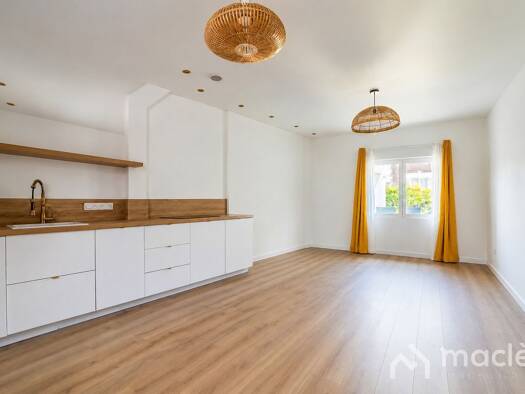 Duplex à vendre 240 000 € 3 pièces 2 chambres 57 m² 1 étages Pontoise 95300