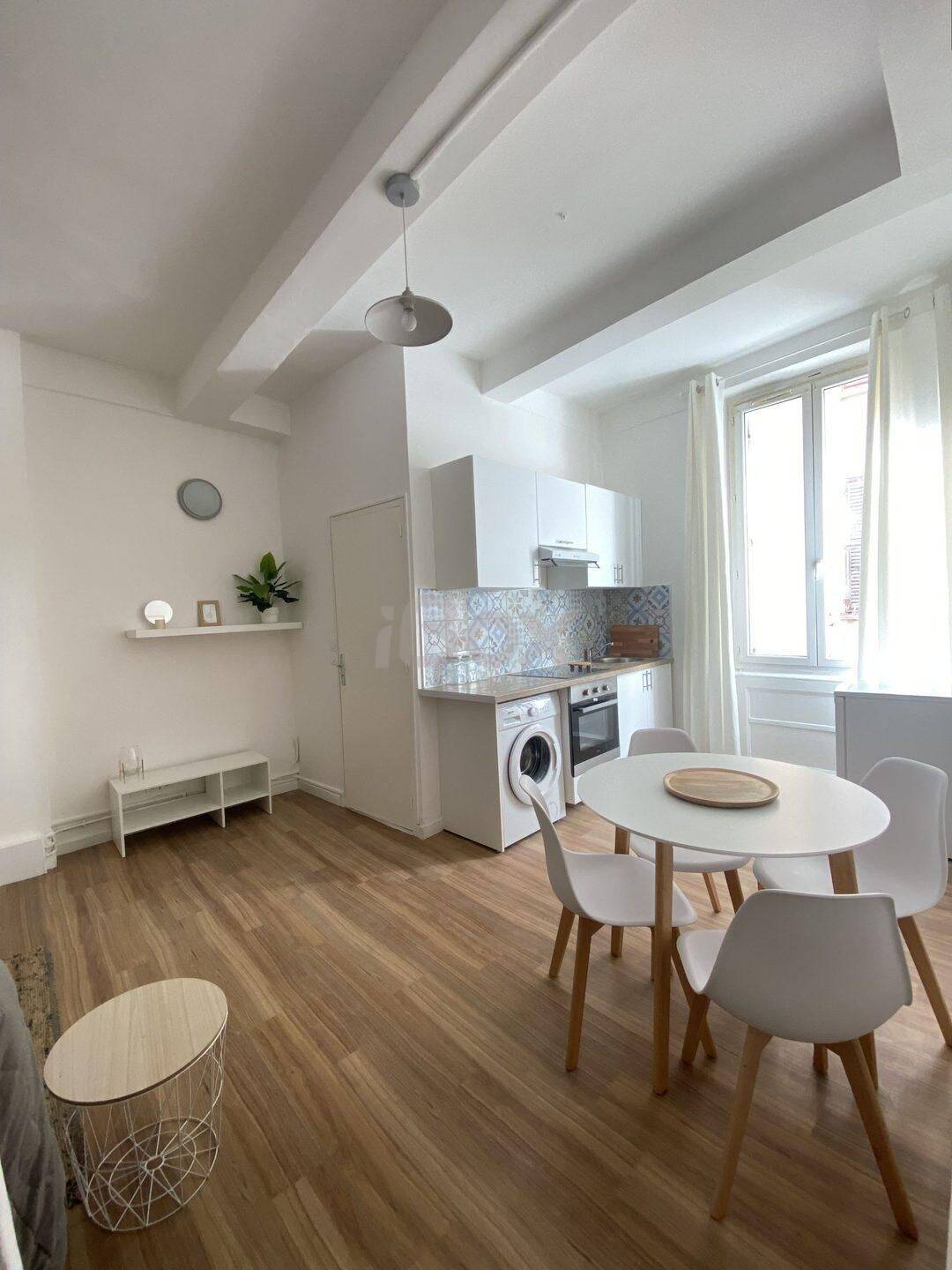 Appartement 1 pièce 26 m² · à Toulon · 25,9 m² · 592 €/mois