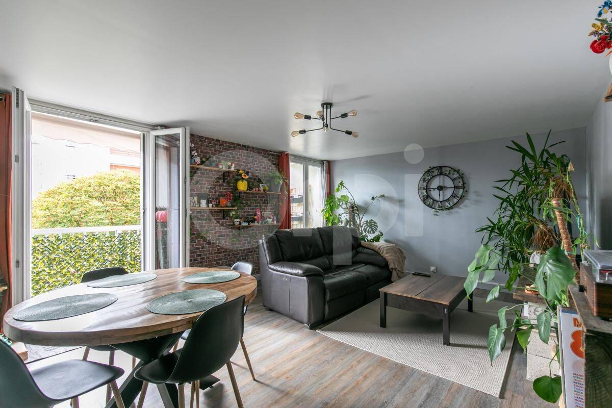 Appartement 4 pièces 89 m² · à Roissy-en-Brie · 88,9 m² · 216 500 €
