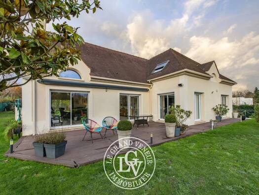 Maison à vendre 597 000 € 7 pièces 4 chambres 201 m² 1 924 m² de terrain Grez-sur-Loing 77880