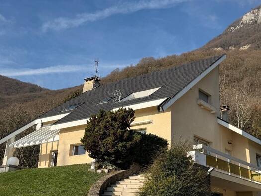 Maison à vendre 650 000 € 6 pièces 4 chambres 199,2 m² 1 752 m² de terrain Béon 01350