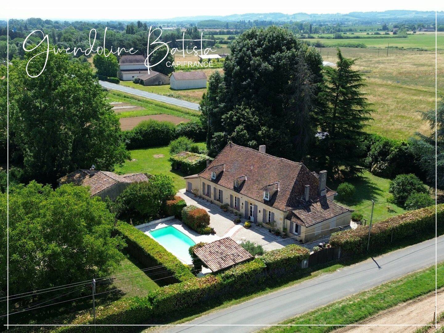Maison 11 pièces 306 m² · à Lamonzie-Saint-Martin · 306 m² · 399 000 €