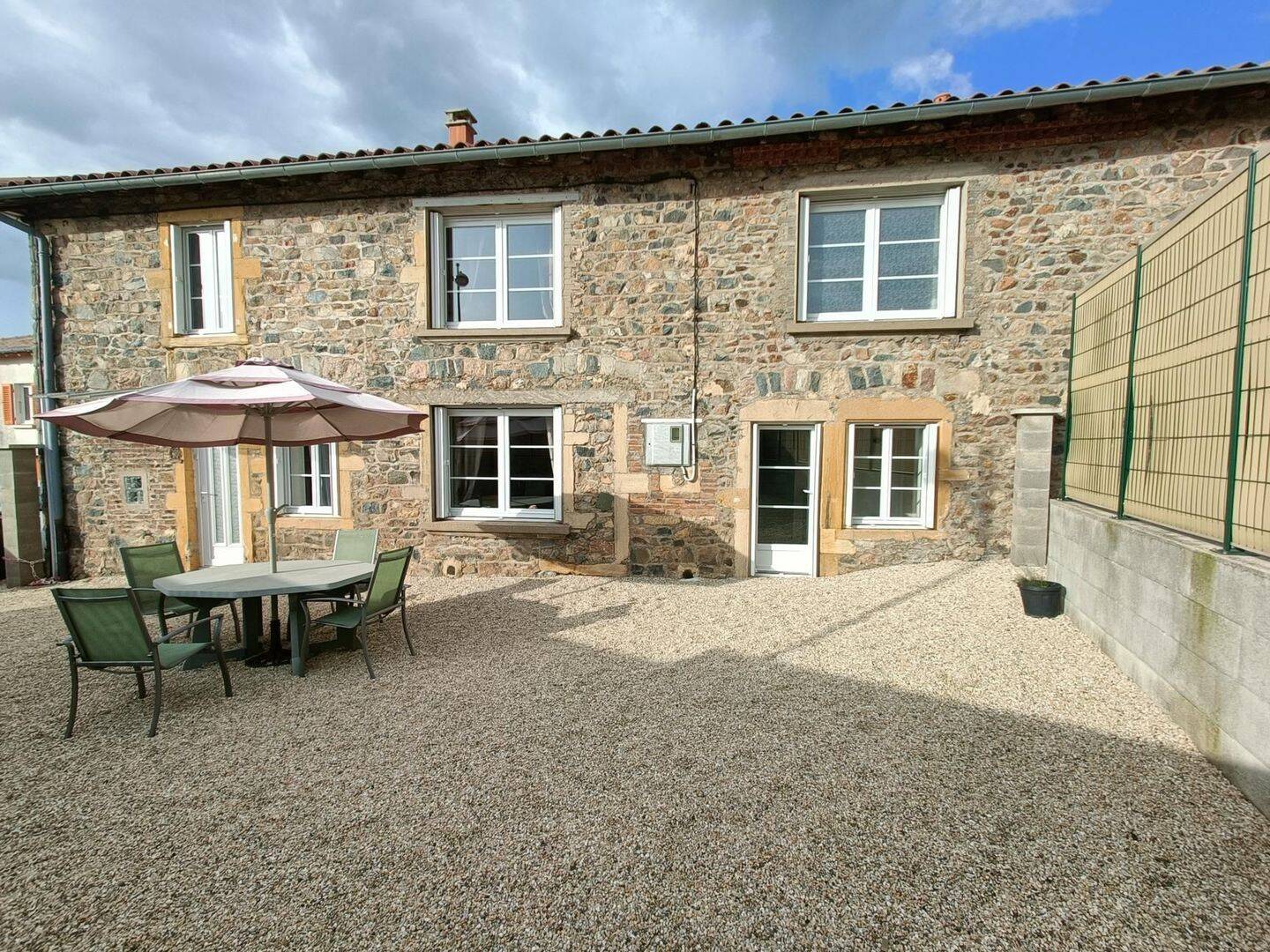 Maison 7 pièces 141 m² · à Propières · 141 m² · 246 000 €