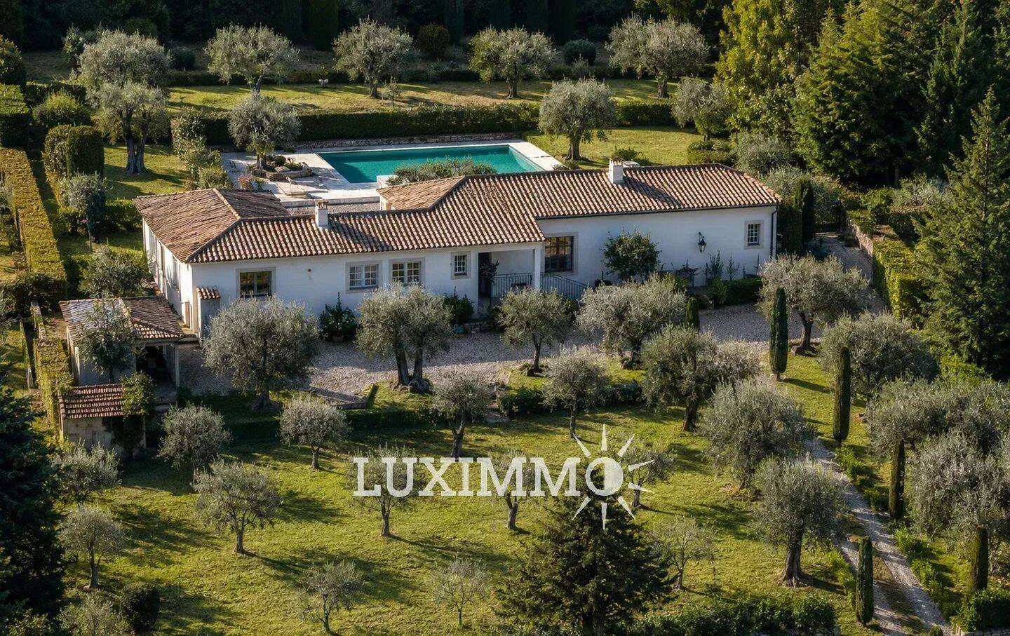 Maison 8 pièces 180 m² · à Mouans-Sartoux · 180 m² · 1 990 000 €