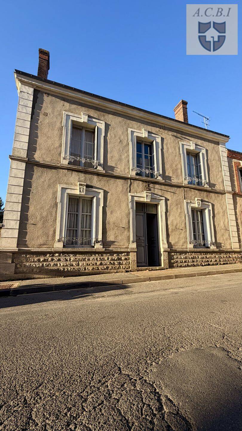 Maison 8 pièces 214 m² · à Vendôme · 214,3 m² · 298 200 €