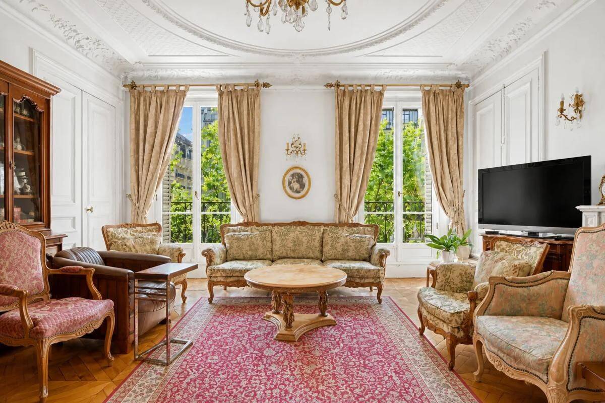 Appartement 5 pièces 129 m² · à Paris 10ème Arrondissement · 129 m² · 1 190 000 €