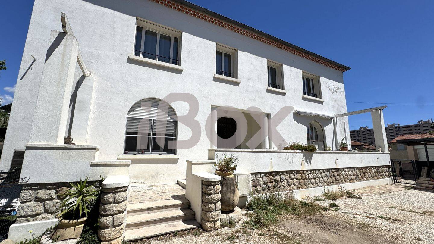 Appartement 4 pièces 105 m² · à Toulon · 105 m² · 317 000 €