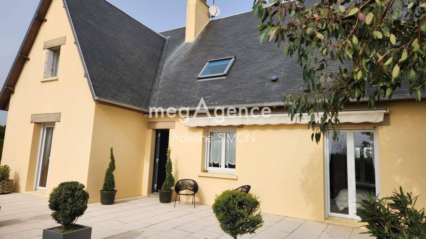 Maison 9 pièces 242 m² · à Isigny-le-Buat · 242 m² · 323 200 €