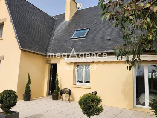 Maison à vendre 325 000 € 9 pièces 7 chambres 242 m² 2 160 m² de terrain Isigny-le-Buat 50540