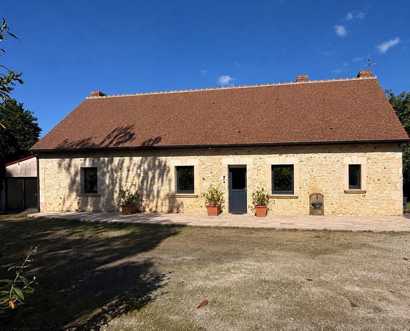 Maison 10 pièces 335 m² · à La Ferté-Bernard · 335 m² · 373 500 €