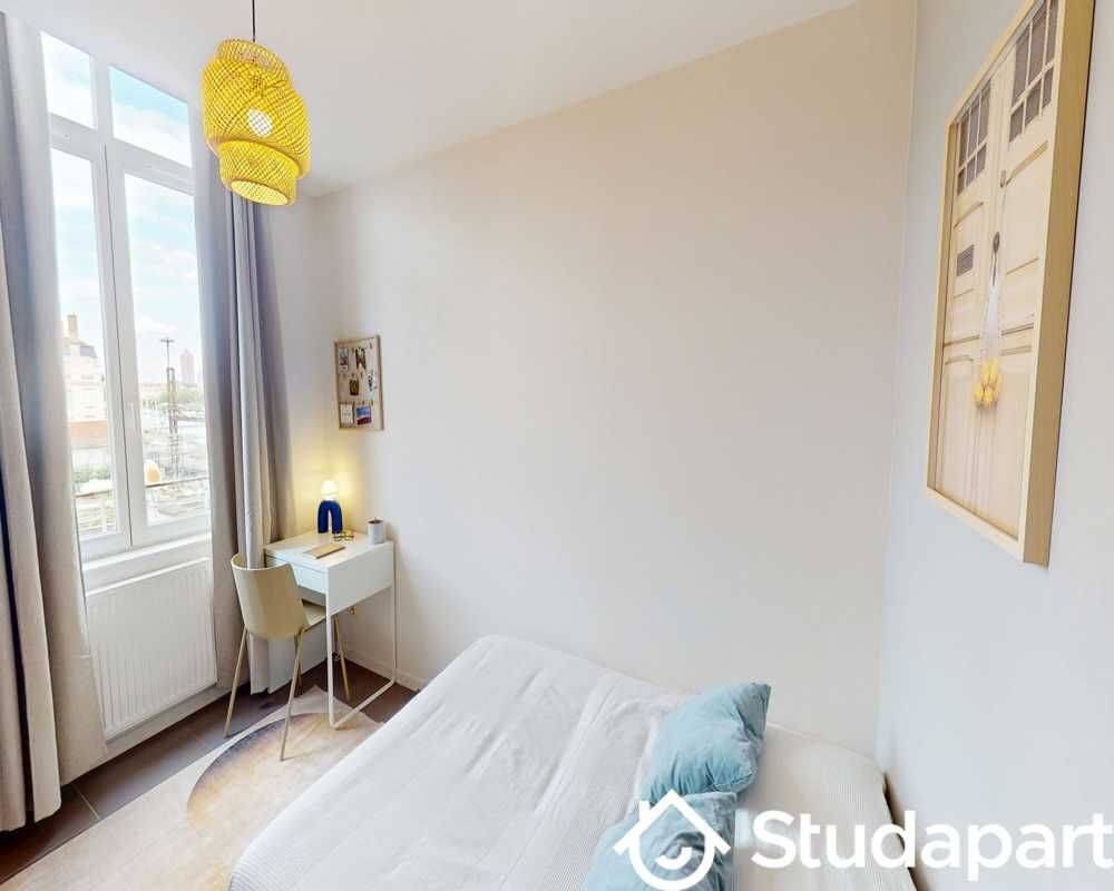 1 pièce 9 m² · à Lyon 2ème Arrondissement · 9 m² · 785 €/mois