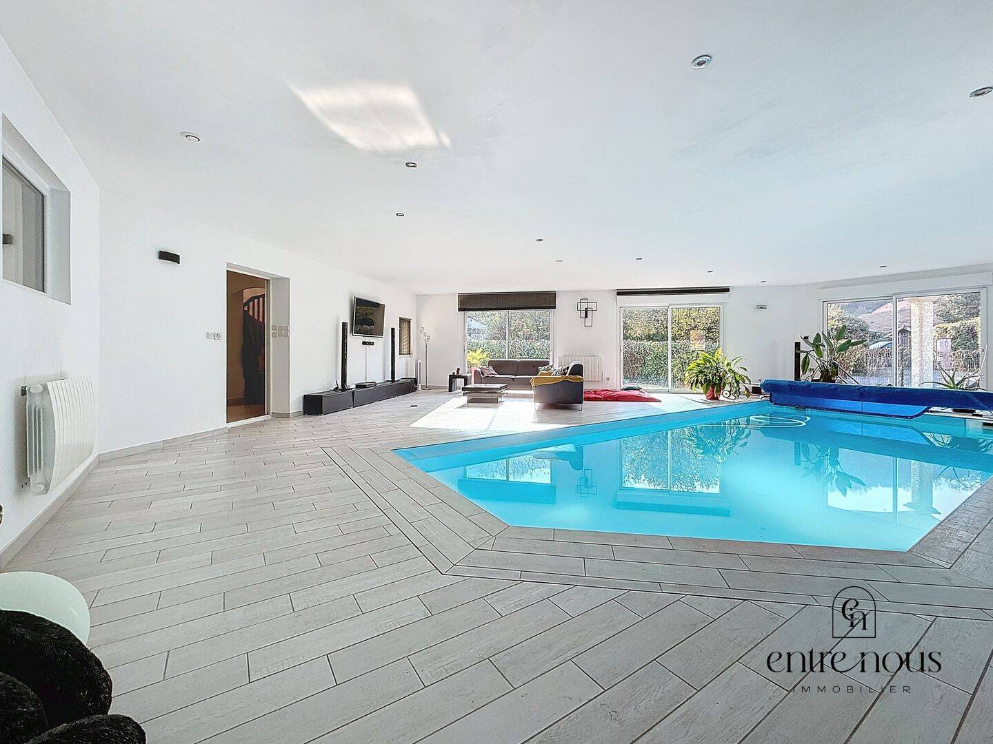Maison 5 pièces 250 m² · à Saint-Victor-de-Cessieu · 250 m² · 395 000 €
