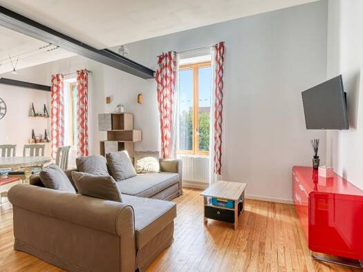 Maison à louer 1 250 € 3 pièces 2 chambres 110 m² Ouest Miribel 01700