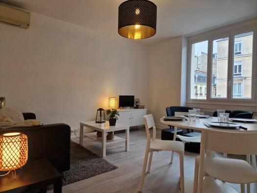 Appartement à louer 1 190 € 3 pièces 2 chambres 58 m² 1er étage Centre Ville Reims 51100