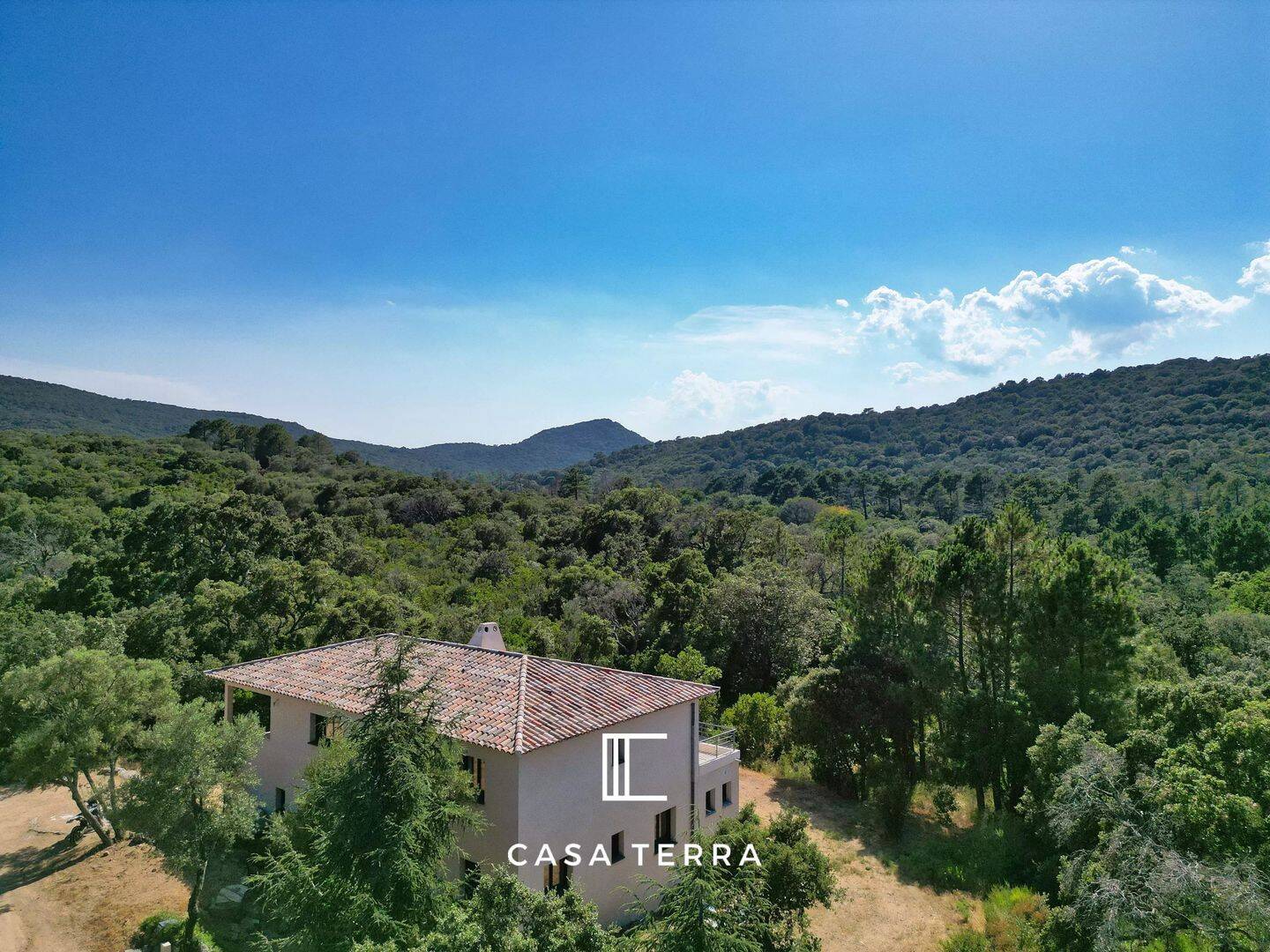 Maison 11 pièces 225 m² · à Zonza · 225 m² · 990 000 €