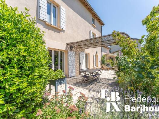 Maison à vendre 998 000 € 8 pièces 5 chambres 235 m² 1 290 m² de terrain Craponne 69290